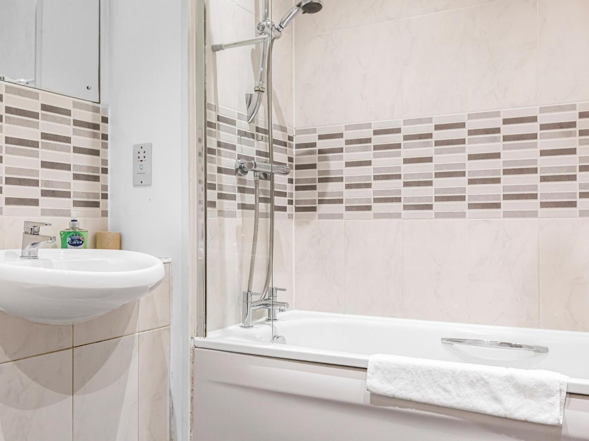 Pass The Keys Modern Tottenham Hale Apartment Perfect For Leisure London Exterior photo